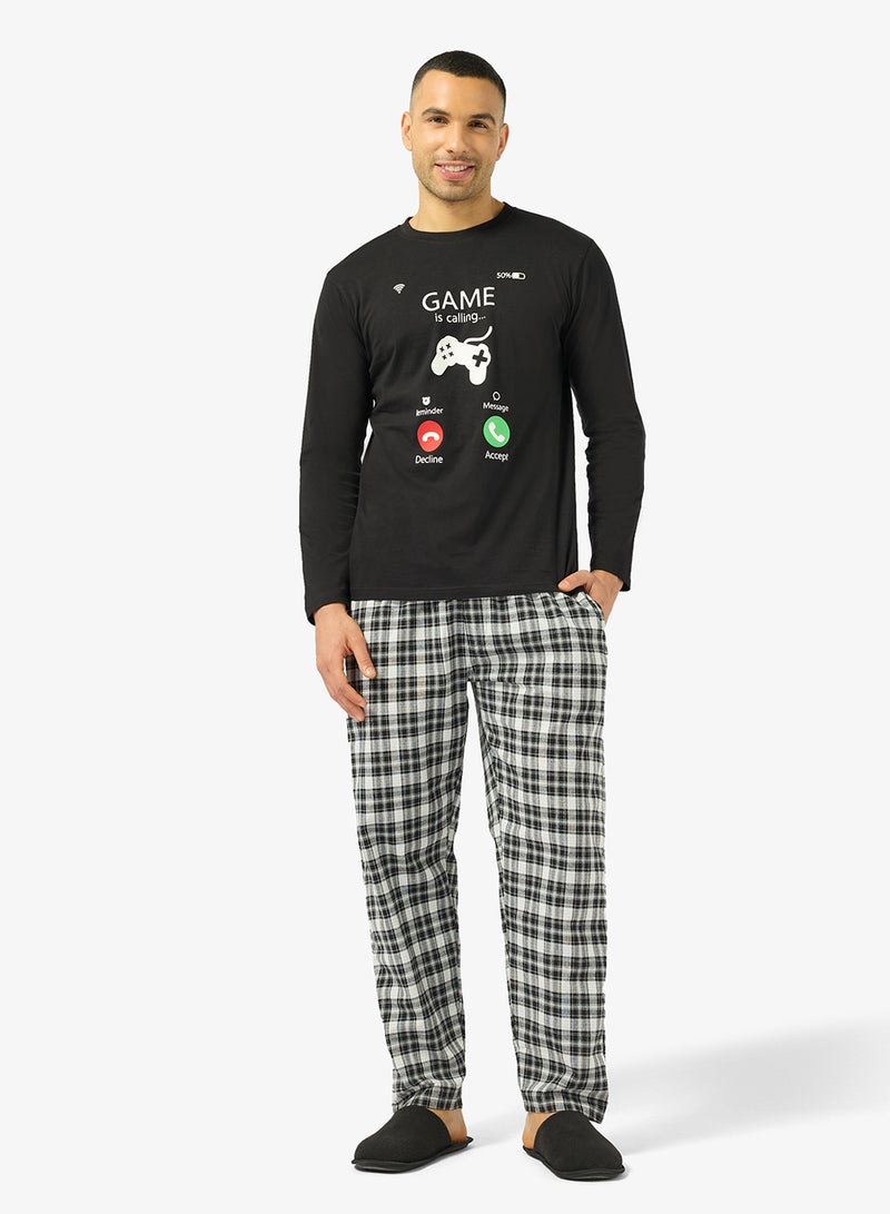 Seventy Five Printed Long Sleeve T-Shirt And Checked Pyjamas Set - Image 5